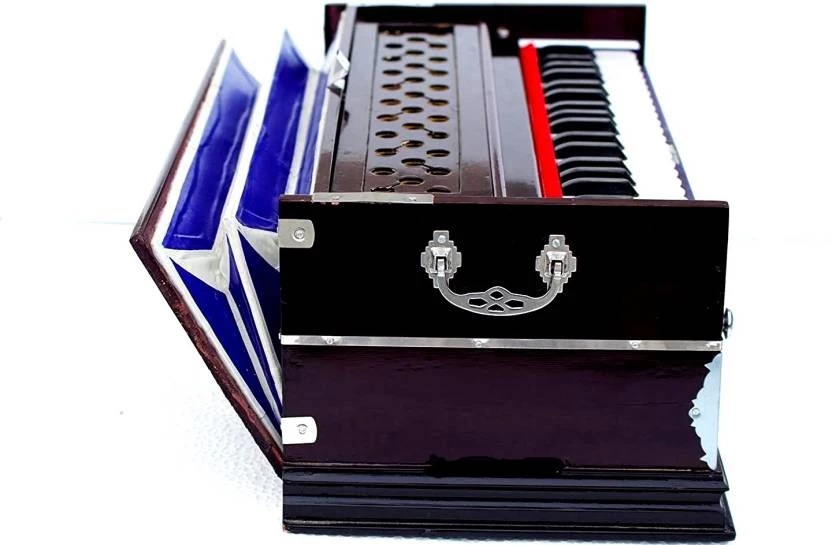 MEGHA Bass Reed & Male Reed Double Fold Bellow & 39 Keys,7 Stopper Octave Hand Pumped MEGHA21 3.25 Octave Hand Pumped Harmonium (Three Fold Bellow, Bass Reed, Male Reed) 3 MEGHA Bass Reed & Male Reed Double Fold Bellow & 39 Keys,7 Stopper Octave Hand Pumped MEGHA21 3.25 Octave Hand Pumped Harmonium (Three Fold Bellow, Bass Reed, Male Reed)