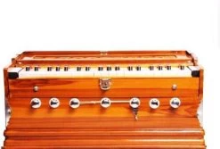 KHALSA MUSICAL Total 39 Keys, Harmonium, Natural, 2 Reeds, 3.2 Octaves, Coupler With Free Bag Total 39 Keys, Harmonium, Natural, 2 Reeds, 3.2 Octaves, Coupler With Free Bag 3.2 Octave Hand Pumped Harmonium   (Two Fold Bellow, Bass Reed)