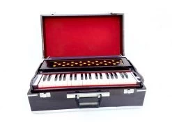 MAGA MART Class Sound Quality 42 Key 2 Reed 440 Tuned Total Wood Folding Harmonium Sound Quality 42 Key 2 Reed 440 Tuned Total Wood Folding Harmonium With Bag 3 1/2 Octave Hand Pumped Harmonium   (Seven Fold Bellow, Bass Reed, Male Reed)