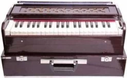 MAGA MART Folding 42-Keys, 7 Bellow, Two Reed(Bass-Male), 3.5 Octave Free Paaded Carry Bag Folding 42-Keys, 7 Bellow, Two Reed(Bass-Male), 3.5 Octave Free Paaded Carry Bag 3.5 Octave Hand Pumped Harmonium   (Seven Fold Bellow, Bass Reed, Female Reed)