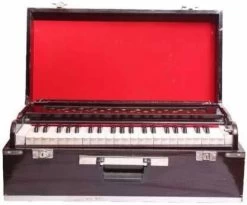 MAGA MART Harmonium Total 42 Keys, Harmonium, Natural, 2 Reeds, 3.5 With Bag Harmonium Total 42 Keys, Harmonium, Natural, 2 Reeds, 3.5 With Bag 3.5 Octave Hand Pumped Harmonium   (Seven Fold Bellow, Bass Reed)
